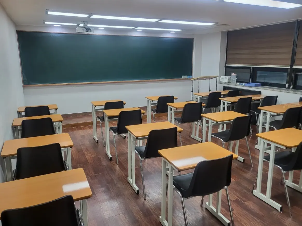 남구 백운동 스터디룸 미팅룸 장비 주변 정밀 위생청소 사례 - 행진크린